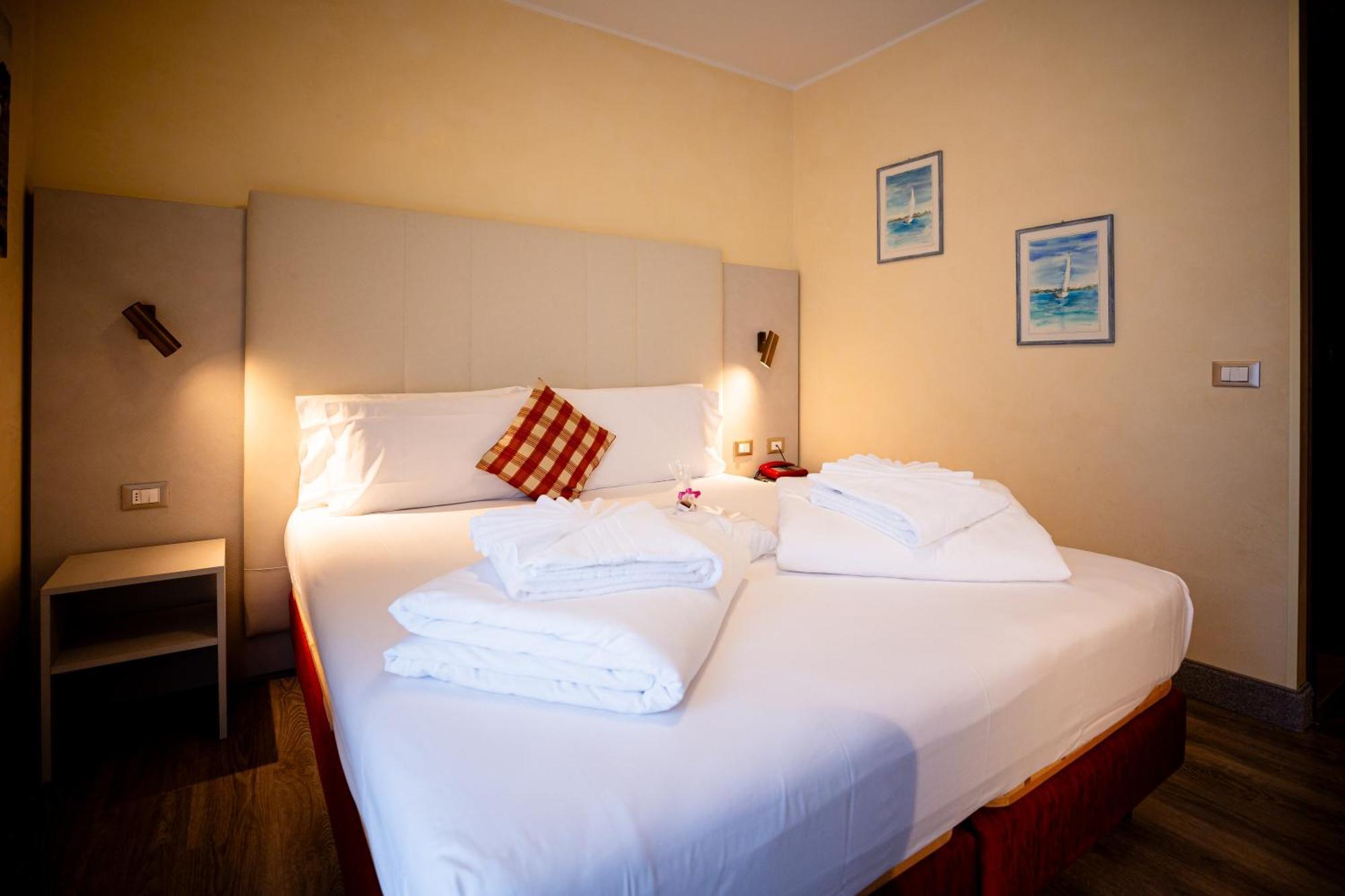 Hotel Arizona Lignano Sabbiadoro Exterior photo