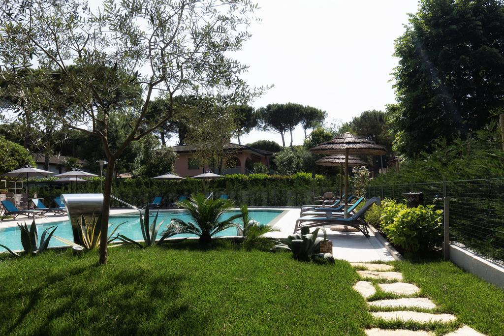 Hotel Arizona Lignano Sabbiadoro Exterior photo